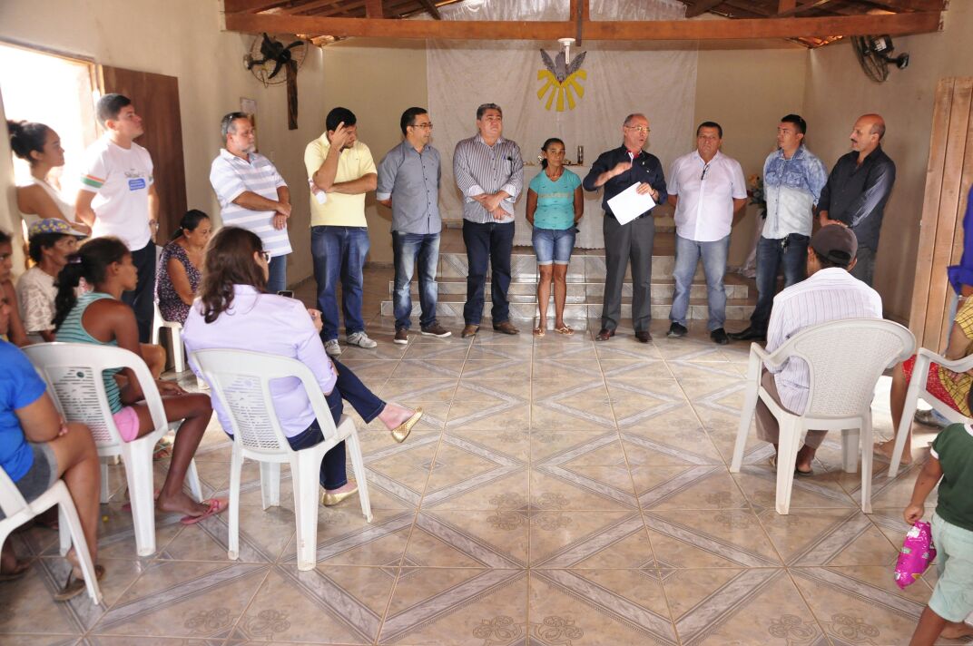 Secretário da Casa Civil, Nelson Martins, visita comunidades de Carnaúba dos Barrosos, em Canindé, para execução das obras de abastecimento d’água no Projeto São José III