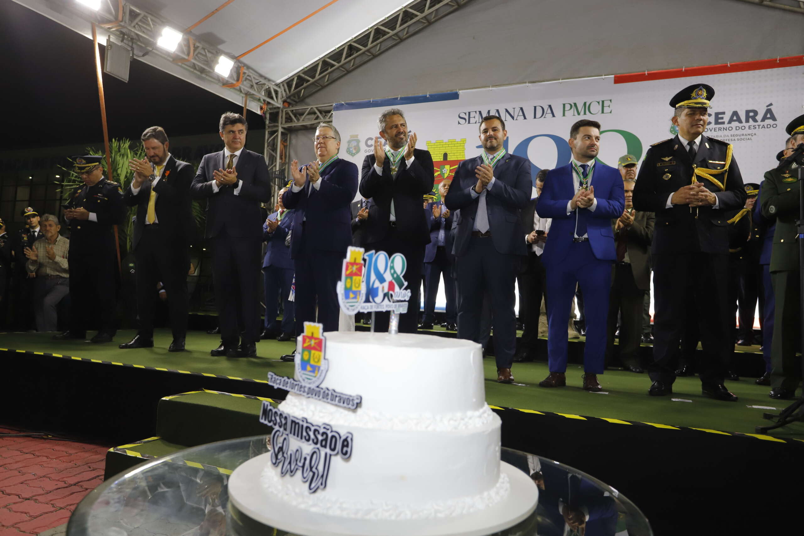 Governador Elmano de Freitas participa de comemoração dos 188 anos da Polícia Militar e exalta trabalho da corporação