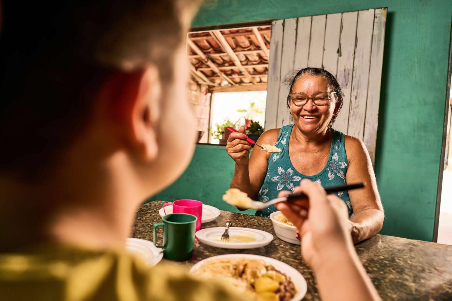 Mais de 624 mil cearenses superam a pobreza e a extrema pobreza em dois anos